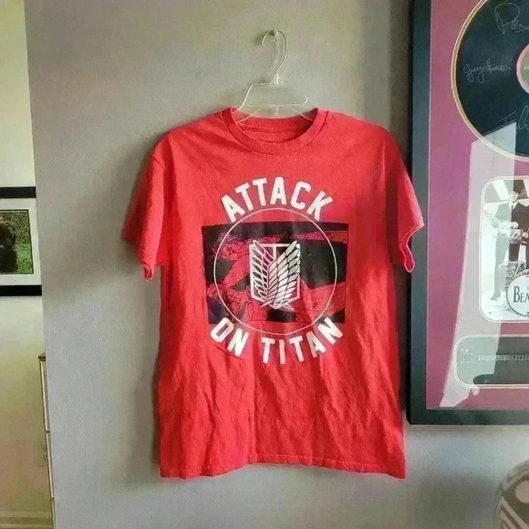 Sword Attack Titan Logo Men's T Shirt Atack on Titan Size M Red Short Sleeve - Picture 2 of 10